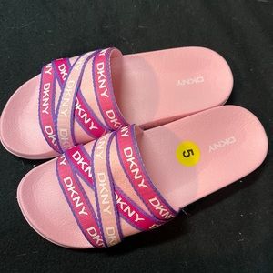 DKNY JOJO WEB SLIDES PINK Logo Canvas Details sz 5